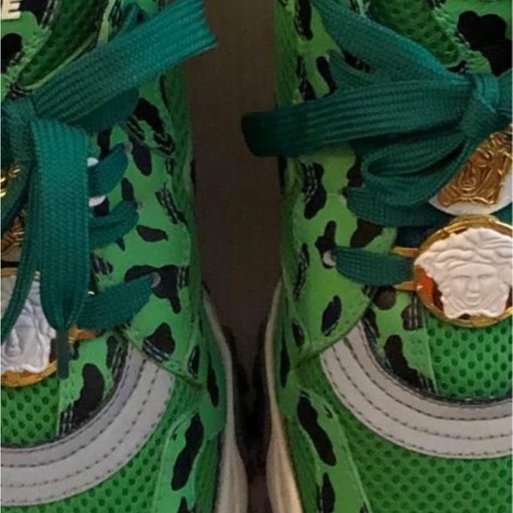 Women athletic shoes the white medusa is an add on - Picture 4 of 14